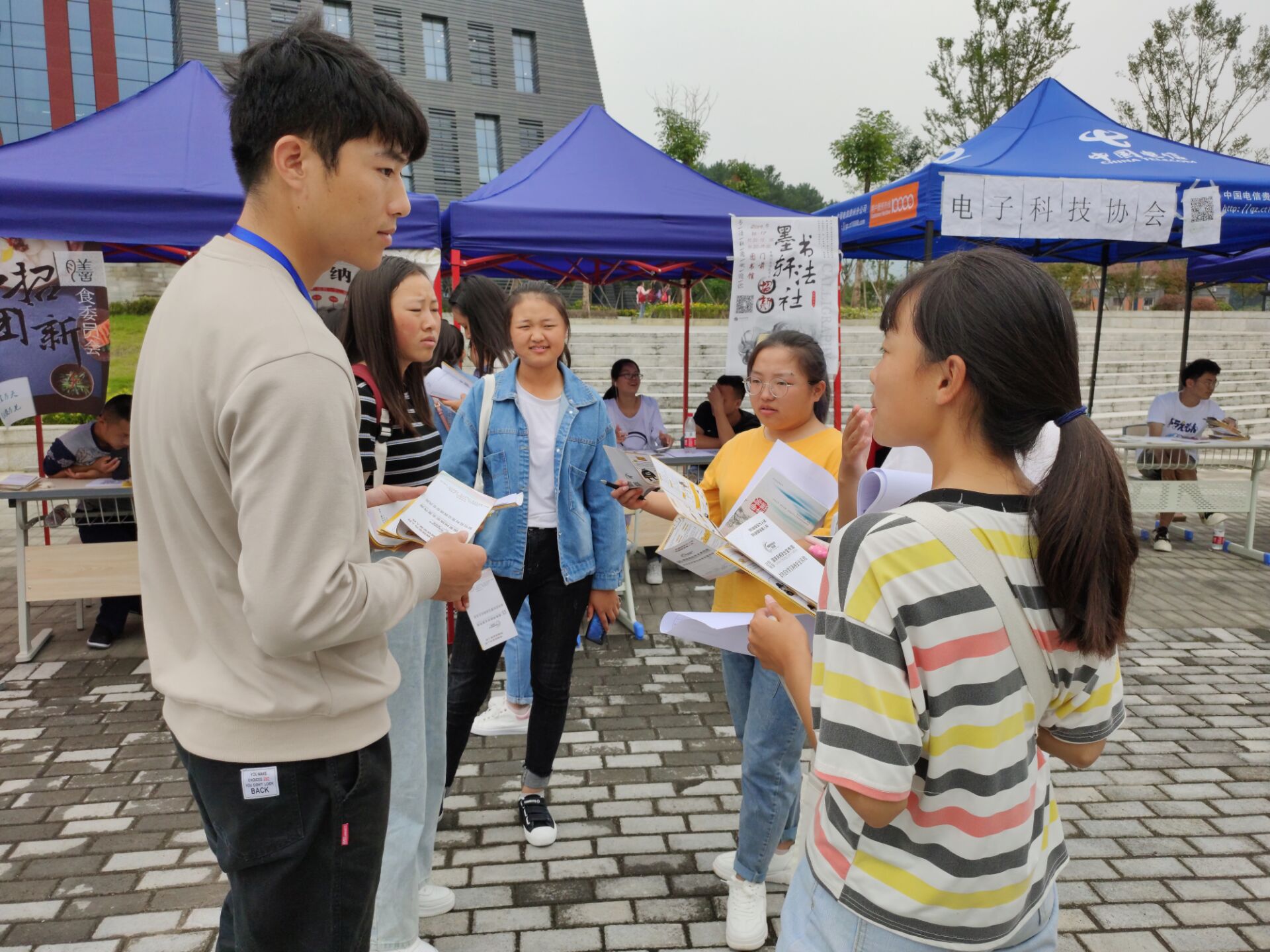 1568785806871608.jpg 1568785806871608.jpg